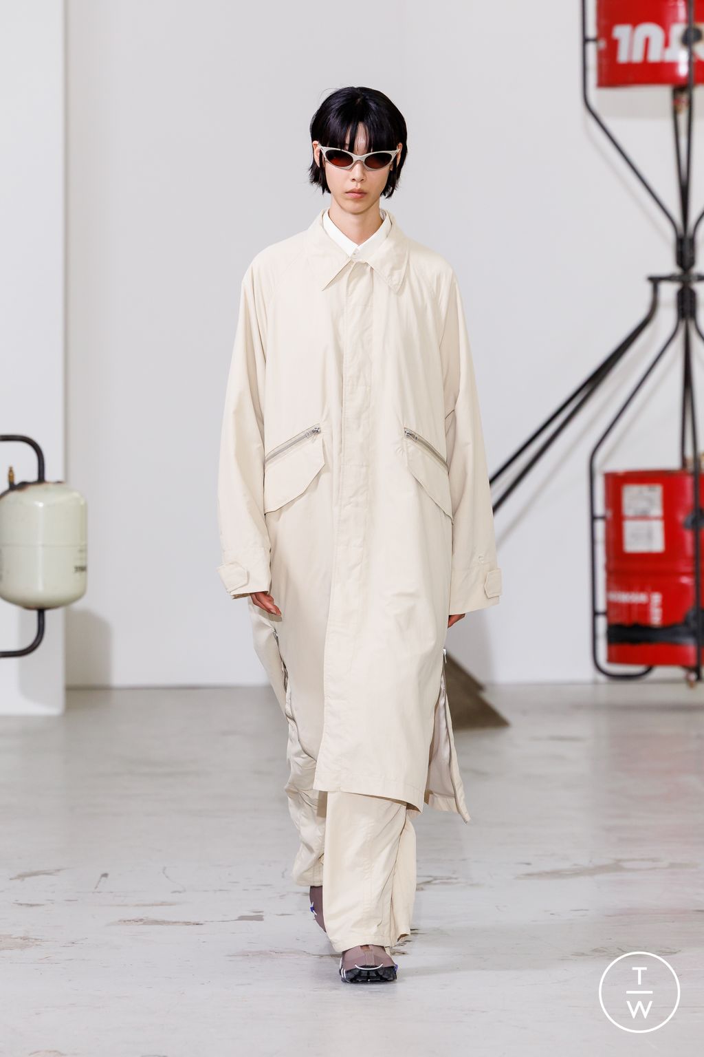Fashion Week Paris Spring/Summer 2026 look 10 de la collection Études Studio menswear