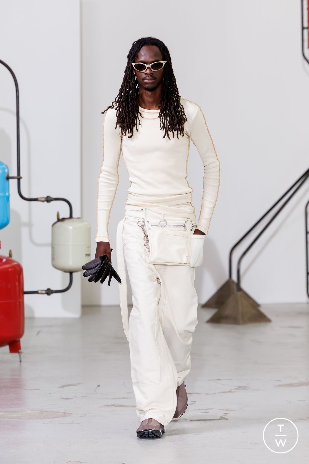 Fashion Week Paris Spring/Summer 2026 look 11 de la collection Études Studio menswear