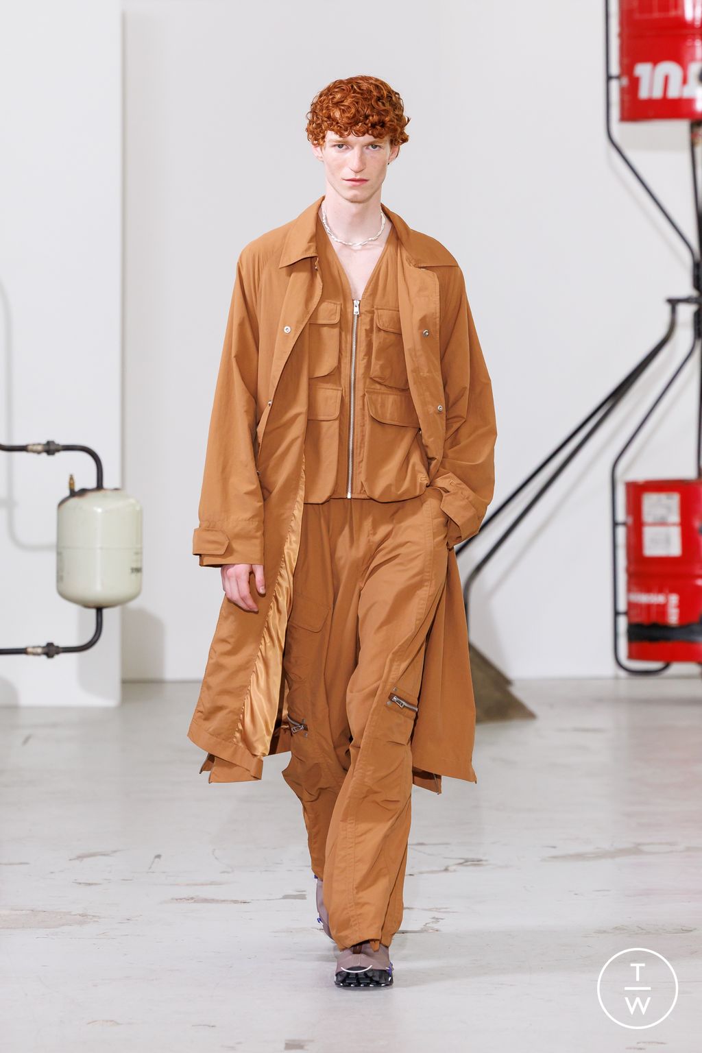 Fashion Week Paris Spring/Summer 2026 look 15 de la collection Études Studio menswear