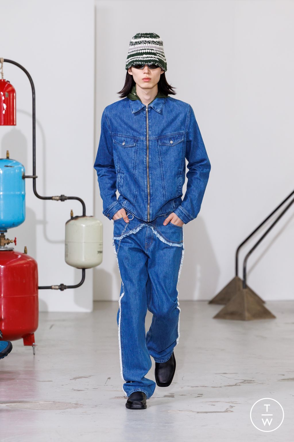 Fashion Week Paris Spring/Summer 2026 look 20 de la collection Études Studio menswear