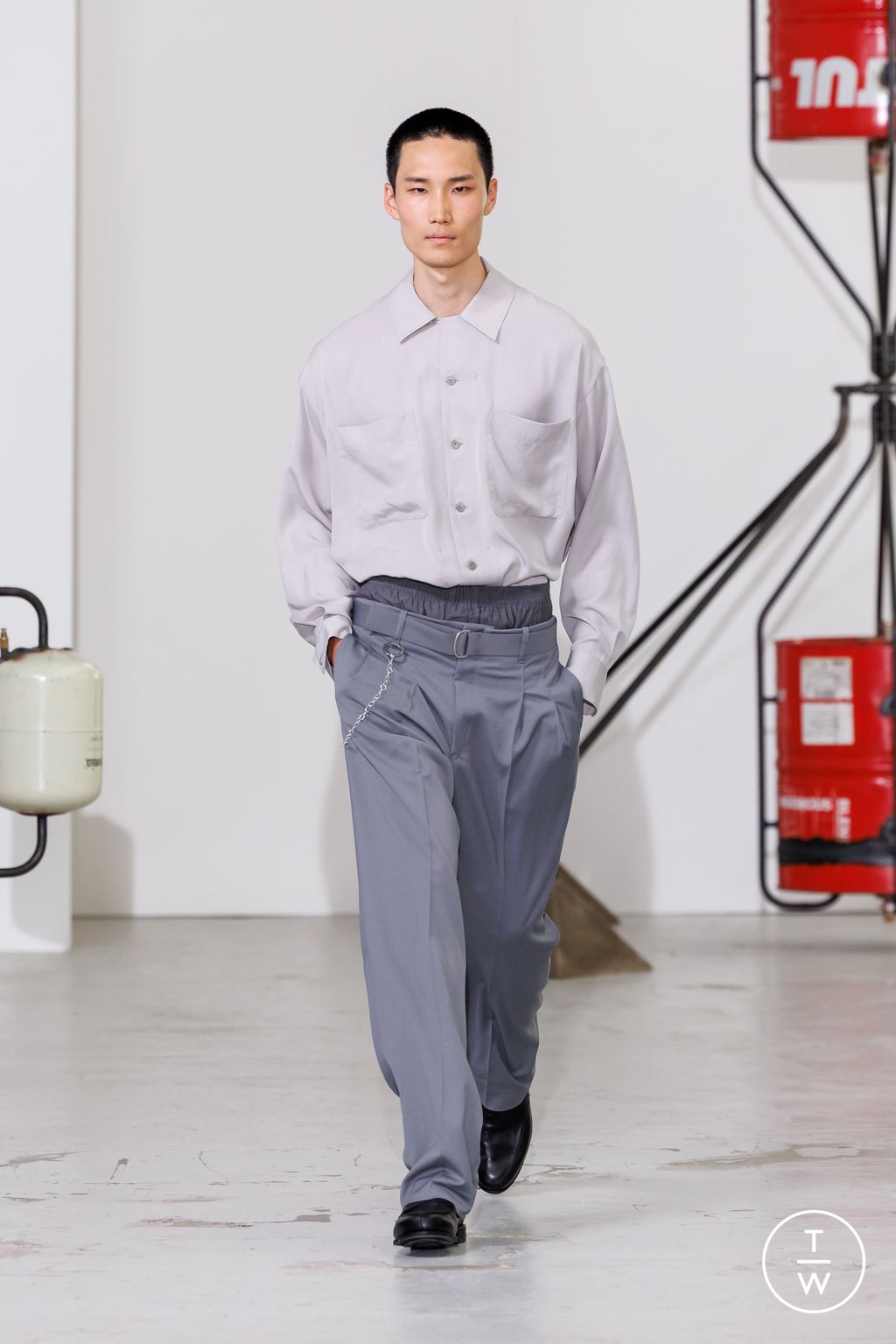 Fashion Week Paris Spring/Summer 2026 look 22 de la collection Études Studio menswear