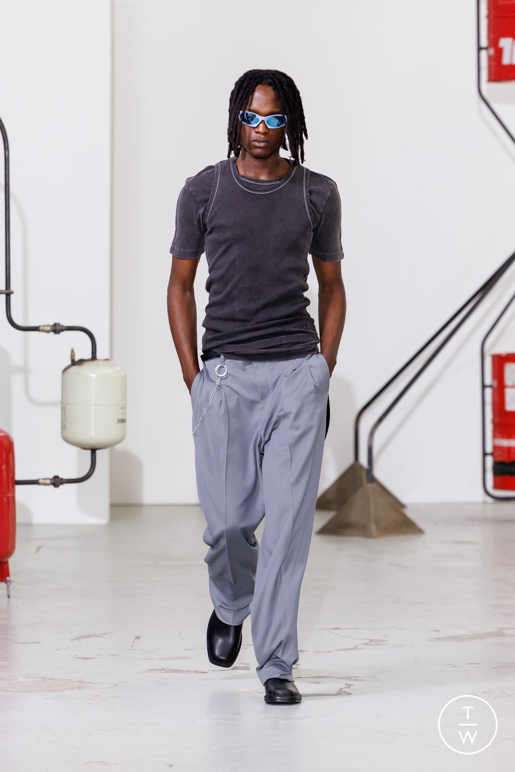 Fashion Week Paris Spring/Summer 2026 look 26 de la collection Études Studio menswear