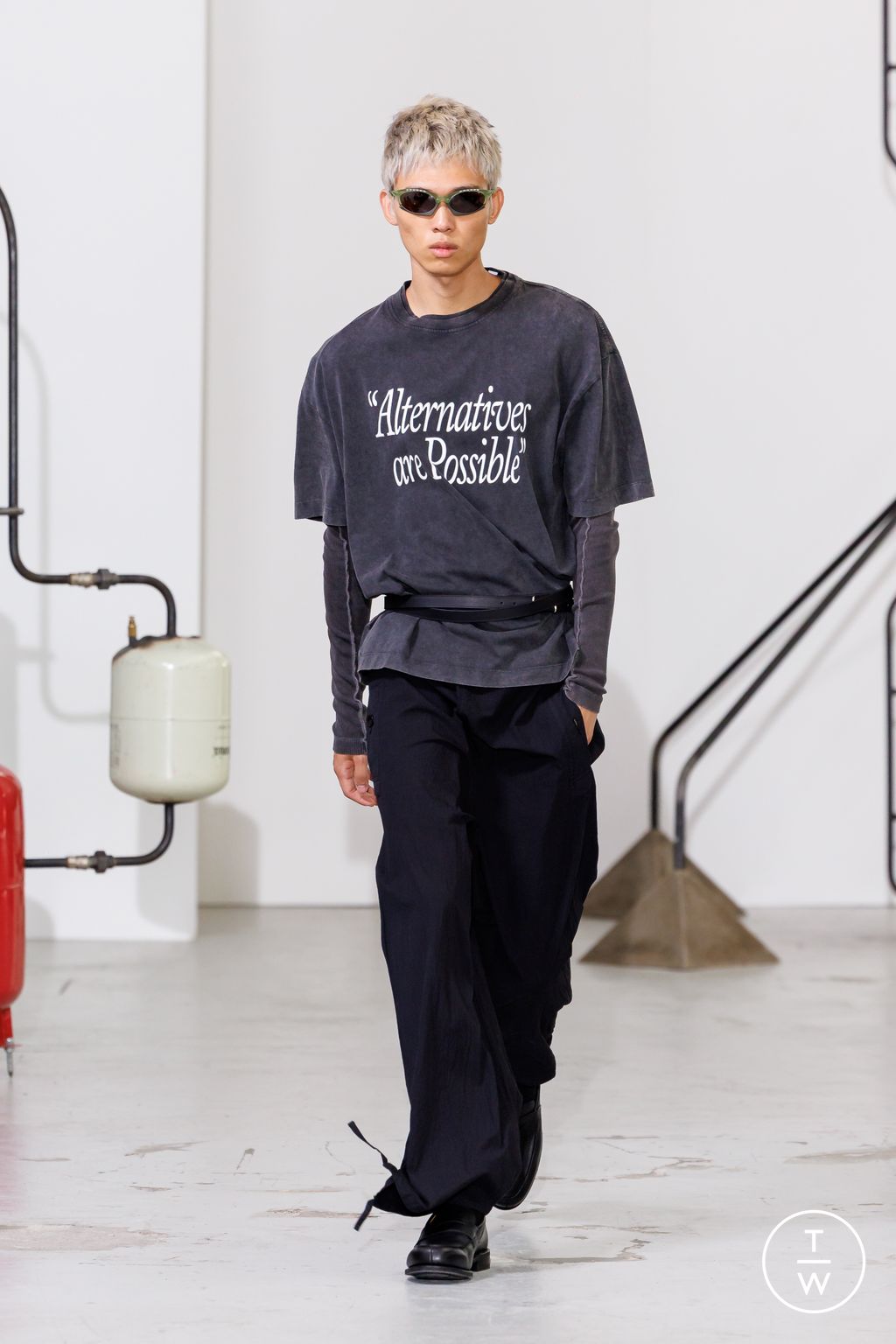 Fashion Week Paris Spring/Summer 2026 look 28 de la collection Études Studio menswear