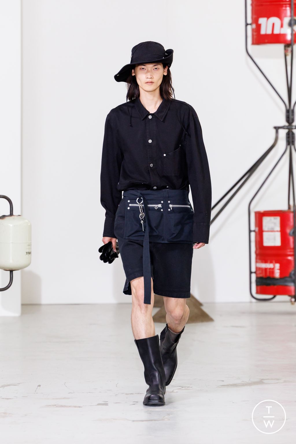 Fashion Week Paris Spring/Summer 2026 look 31 de la collection Études Studio menswear