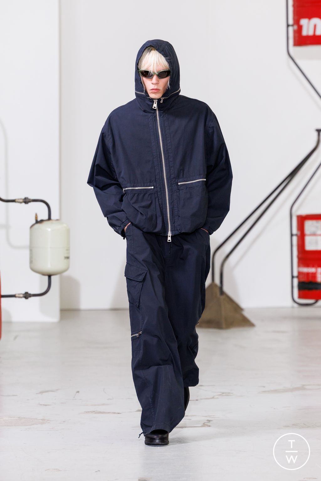 Fashion Week Paris Spring/Summer 2026 look 32 from the Études Studio collection menswear