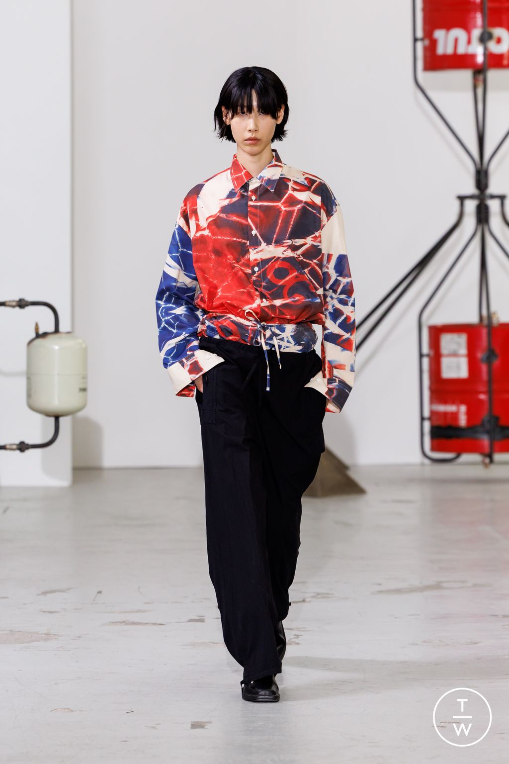 Fashion Week Paris Spring/Summer 2026 look 34 de la collection Études Studio menswear