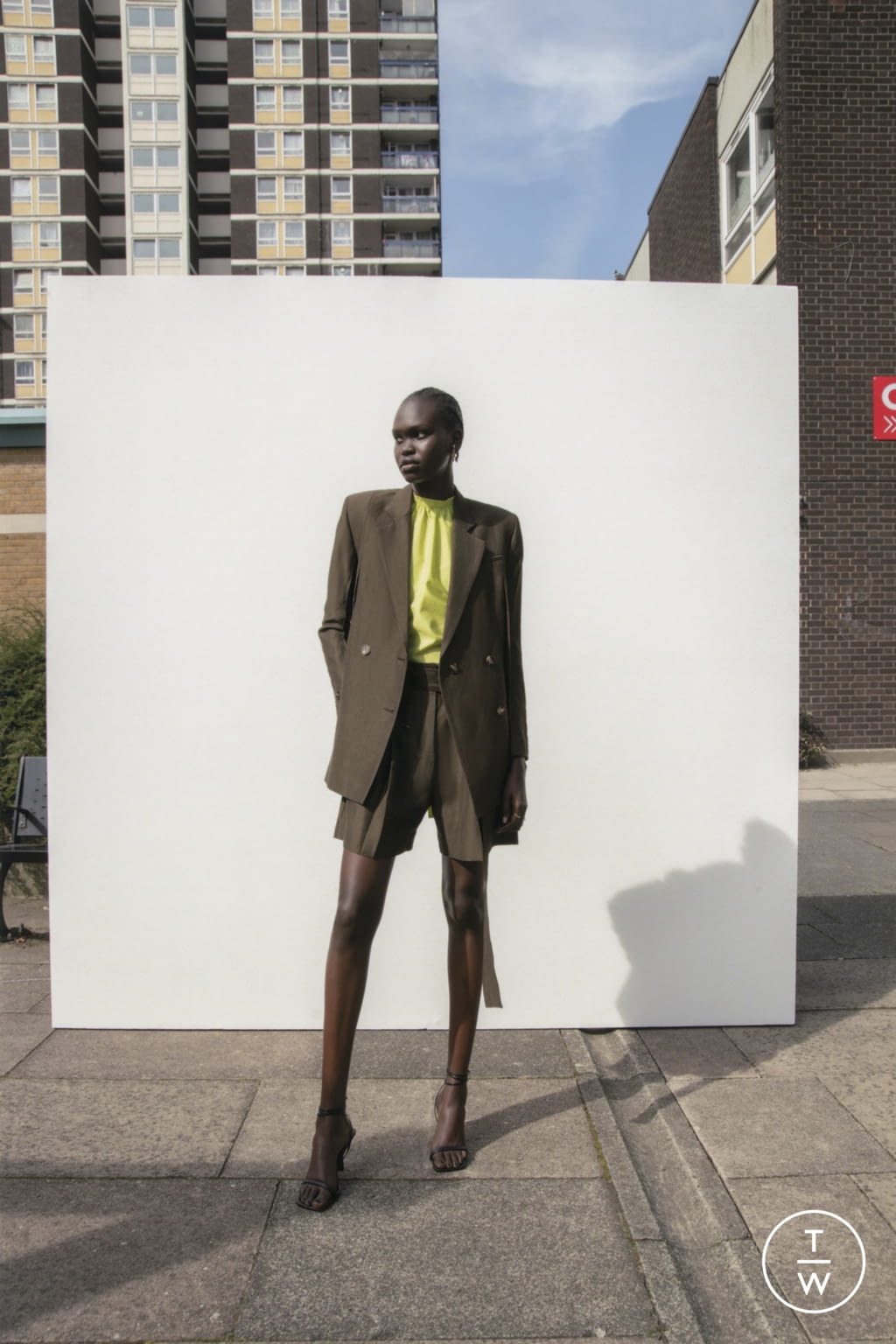 Fashion Week London Spring/Summer 2022 look 1 de la collection Eudon Choi womenswear