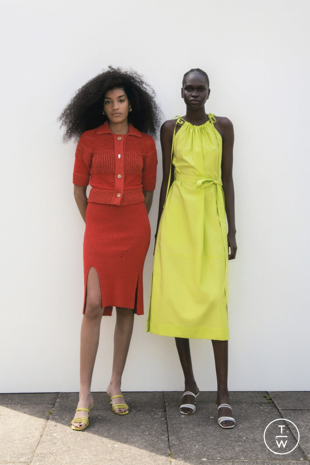 Fashion Week London Spring/Summer 2022 look 2 de la collection Eudon Choi womenswear
