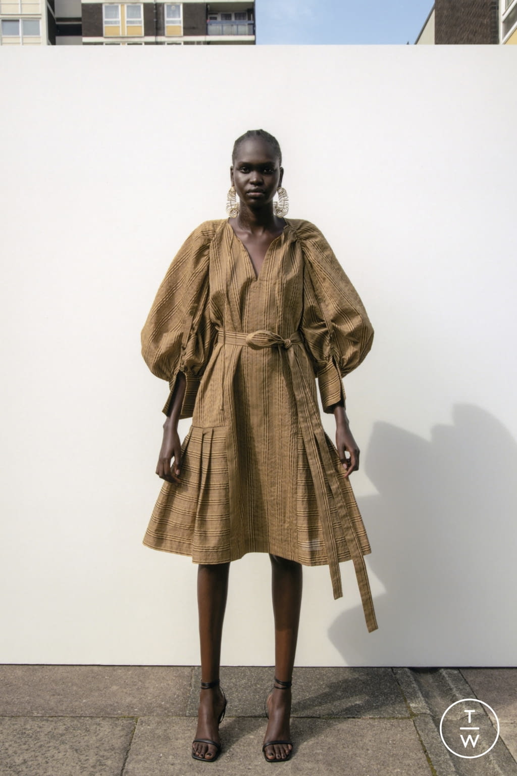 Fashion Week London Spring/Summer 2022 look 7 from the Eudon Choi collection womenswear