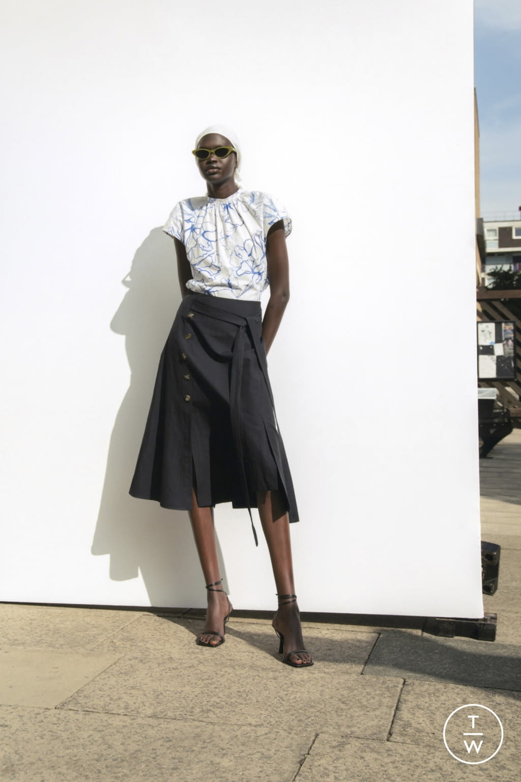 Fashion Week London Spring/Summer 2022 look 16 de la collection Eudon Choi womenswear