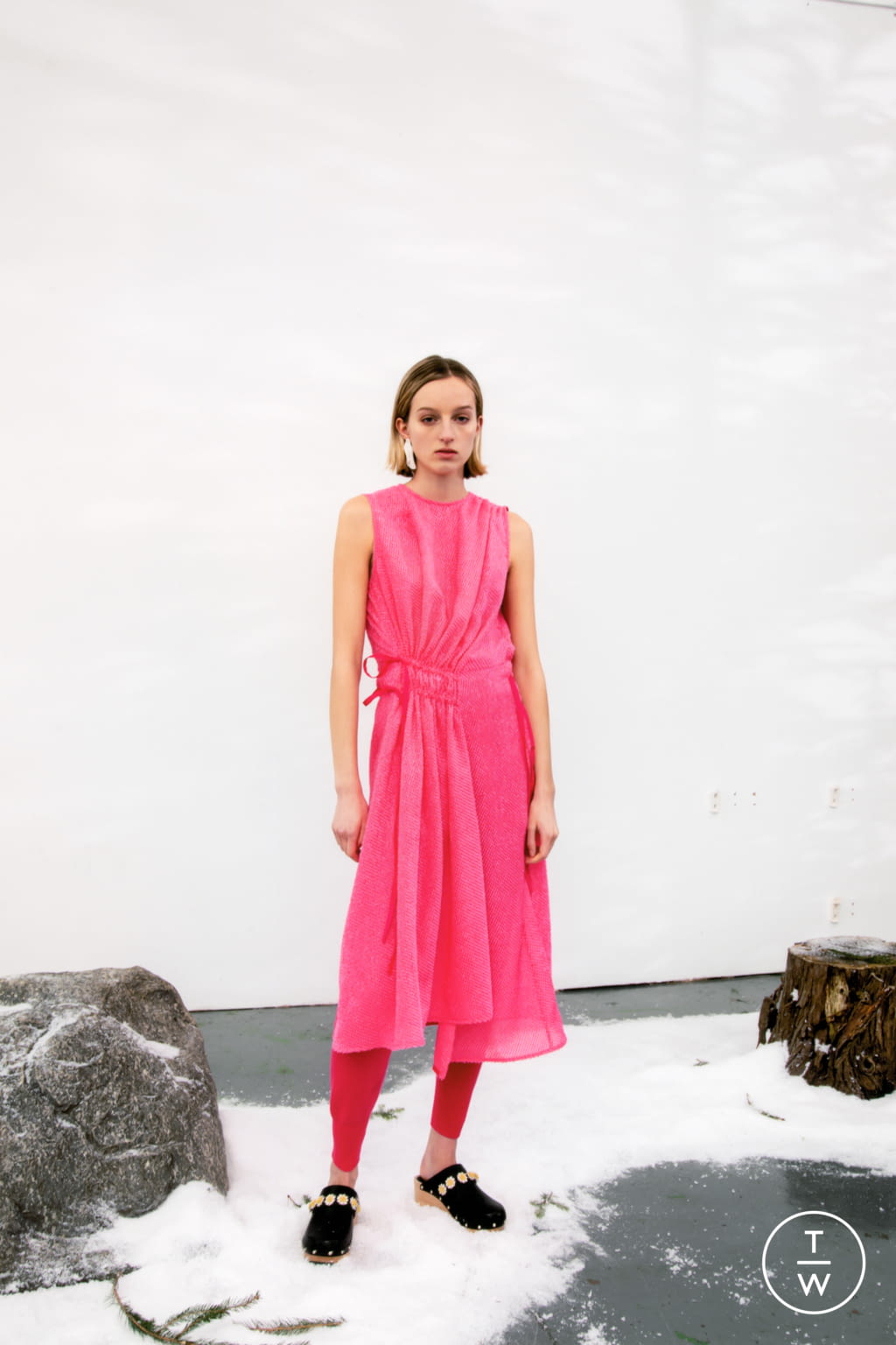 Fashion Week London Fall/Winter 2021 look 23 from the Eudon Choi collection womenswear