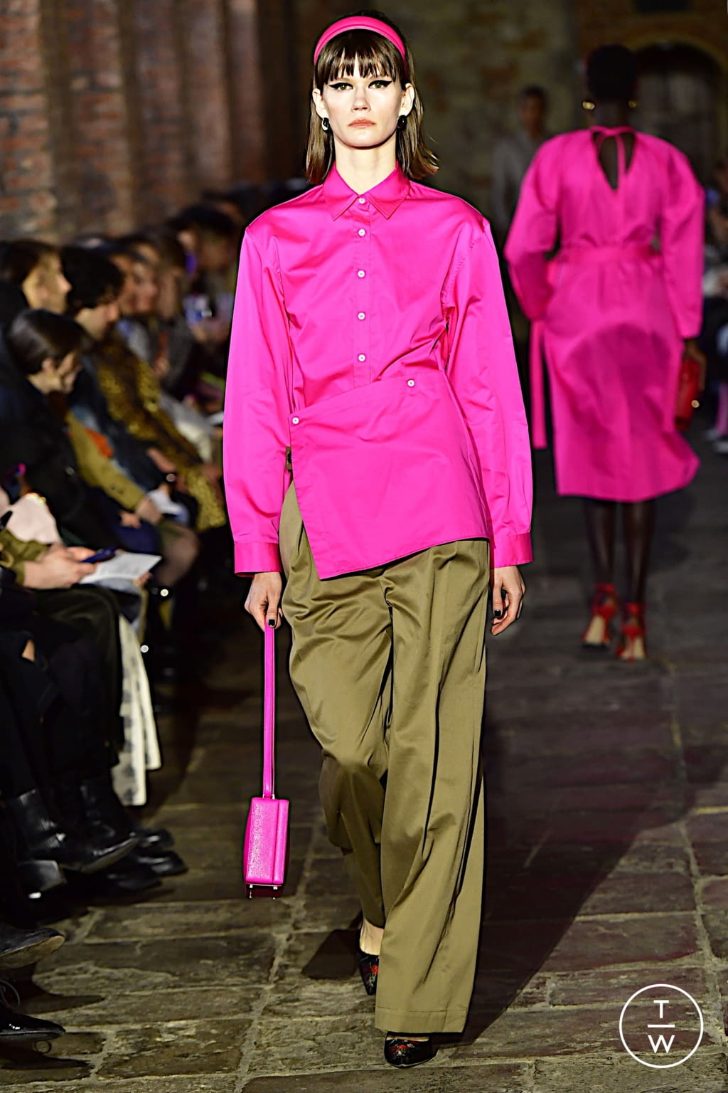 Fashion Week London Fall/Winter 2022 look 31 from the Eudon Choi collection 女装