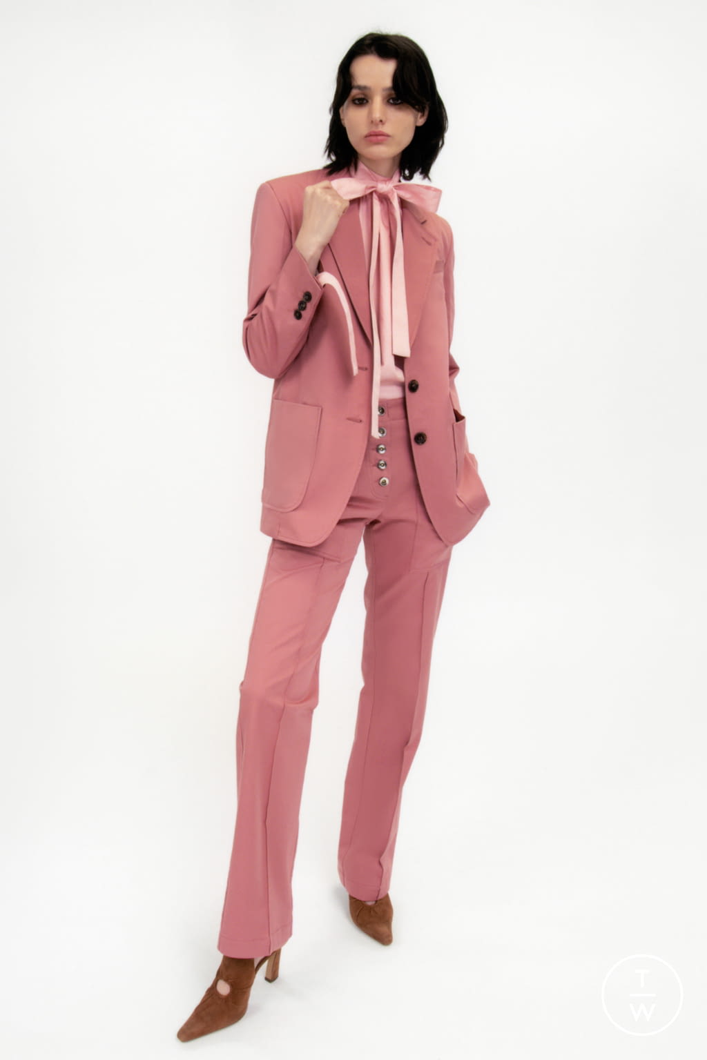 Fashion Week London Pre-Fall 2022 look 24 from the Eudon Choi collection womenswear