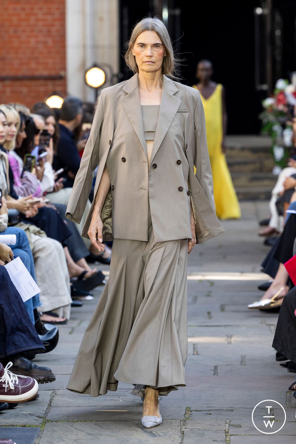 Fashion Week London Spring/Summer 2024 look 1 from the Eudon Choi collection womenswear