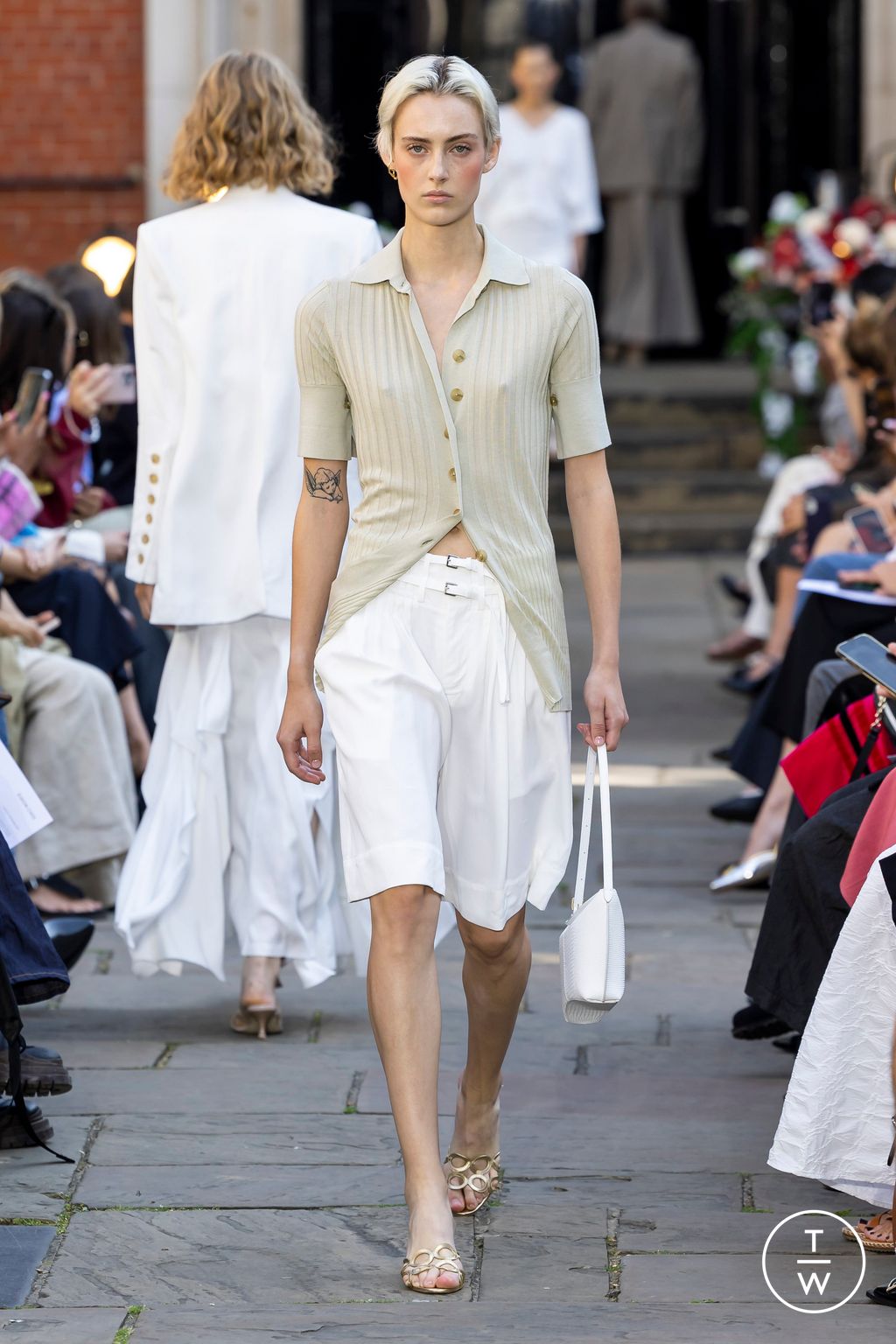 Fashion Week London Spring/Summer 2024 look 7 from the Eudon Choi collection womenswear