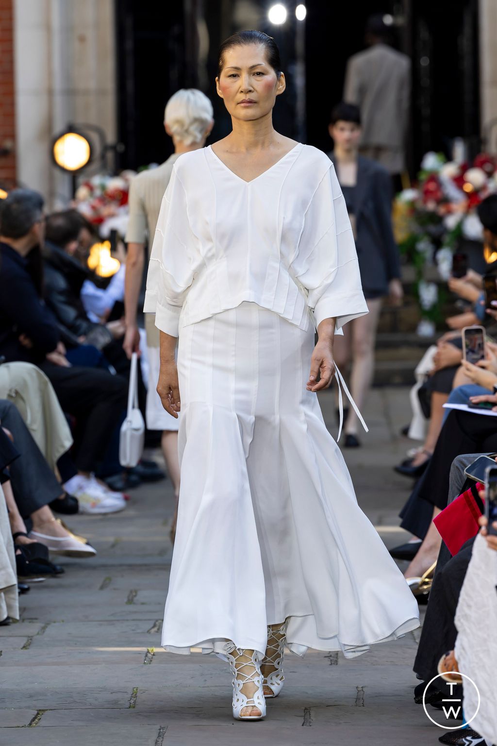 Fashion Week London Spring/Summer 2024 look 8 from the Eudon Choi collection womenswear