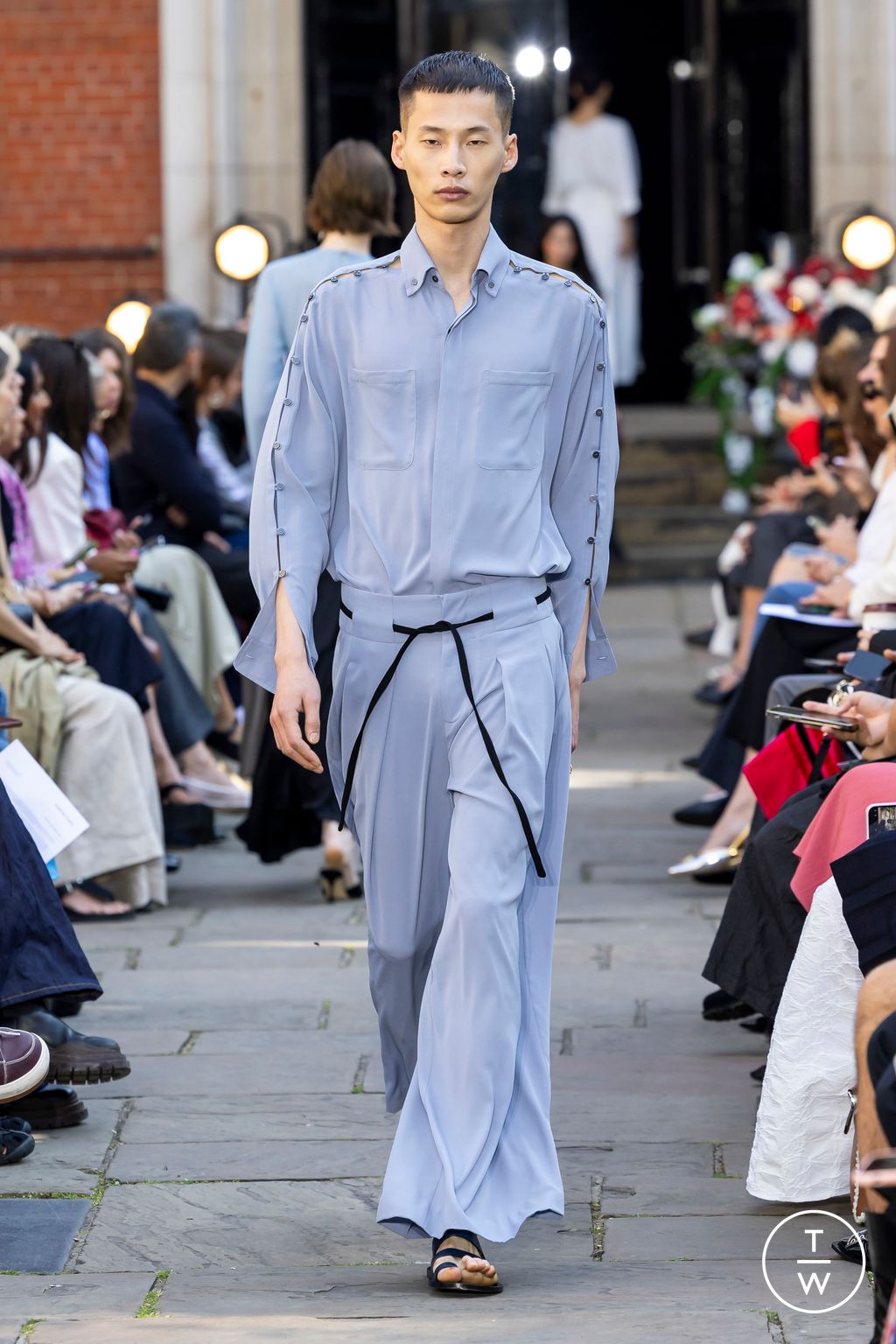 Fashion Week London Spring/Summer 2024 look 14 from the Eudon Choi collection womenswear