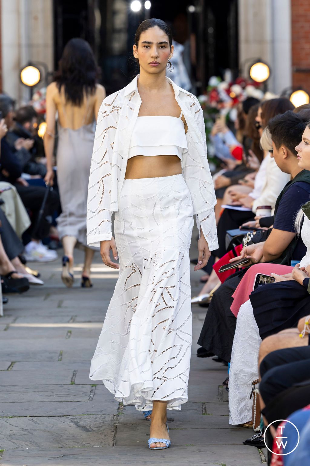 Fashion Week London Spring/Summer 2024 look 21 from the Eudon Choi collection womenswear
