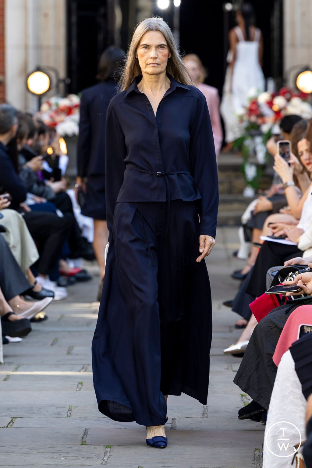 Fashion Week London Spring/Summer 2024 look 27 de la collection Eudon Choi womenswear