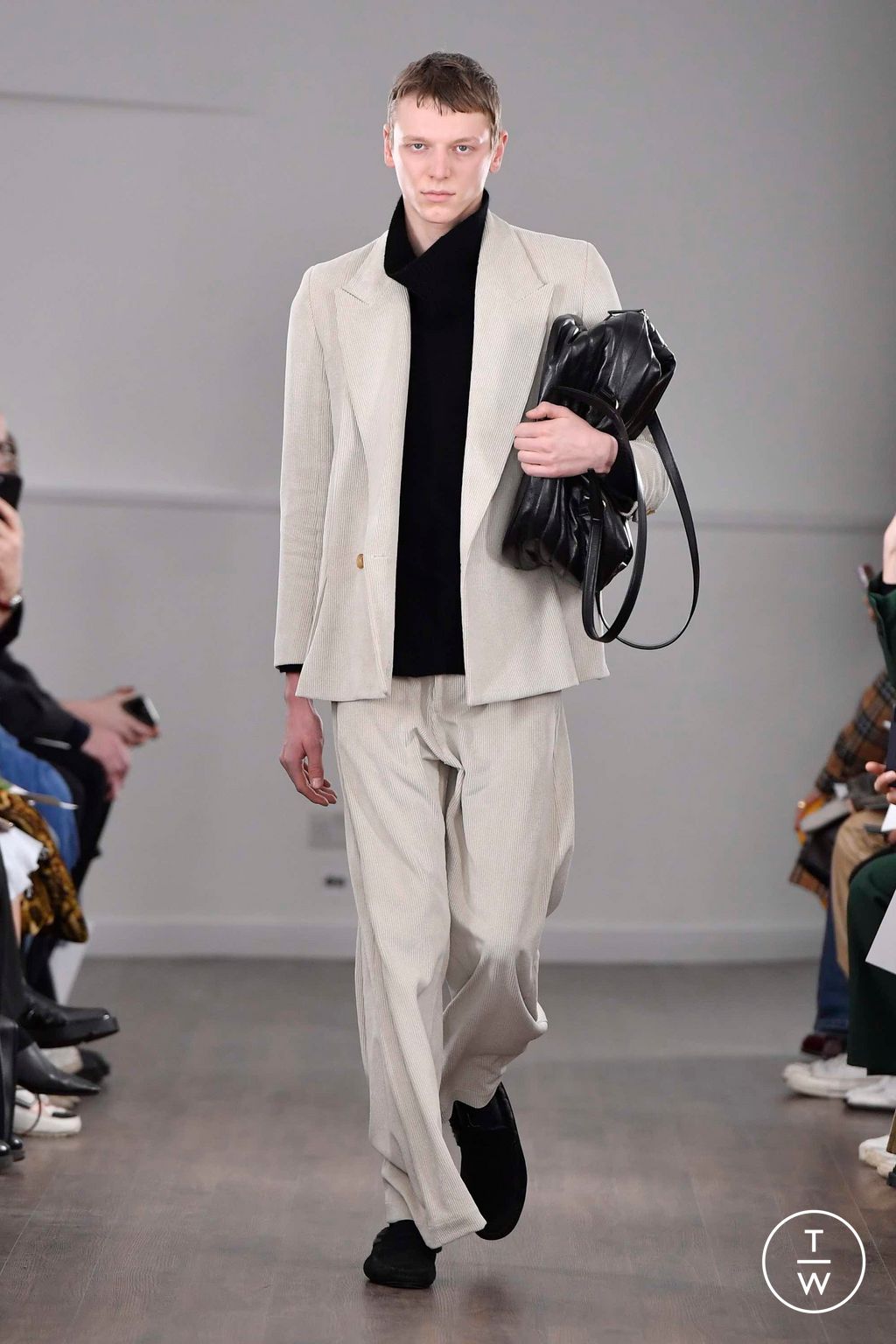 Fashion Week London Fall/Winter 2023 look 5 from the Eudon Choi collection 女装