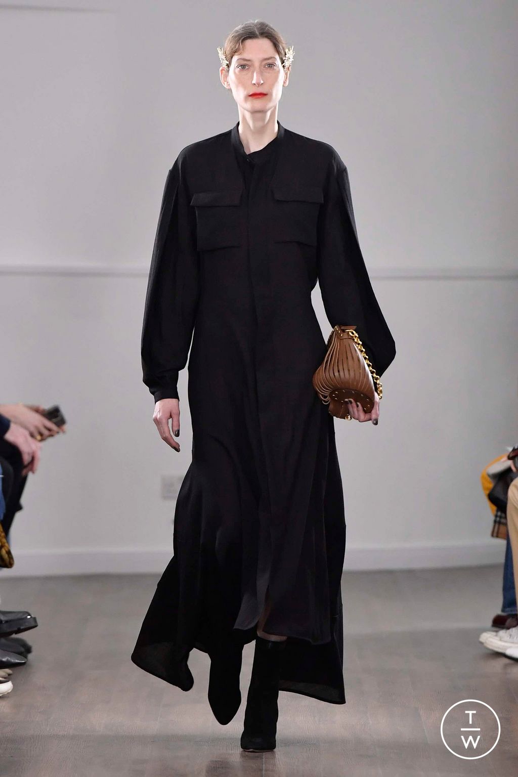 Fashion Week London Fall/Winter 2023 look 15 from the Eudon Choi collection 女装