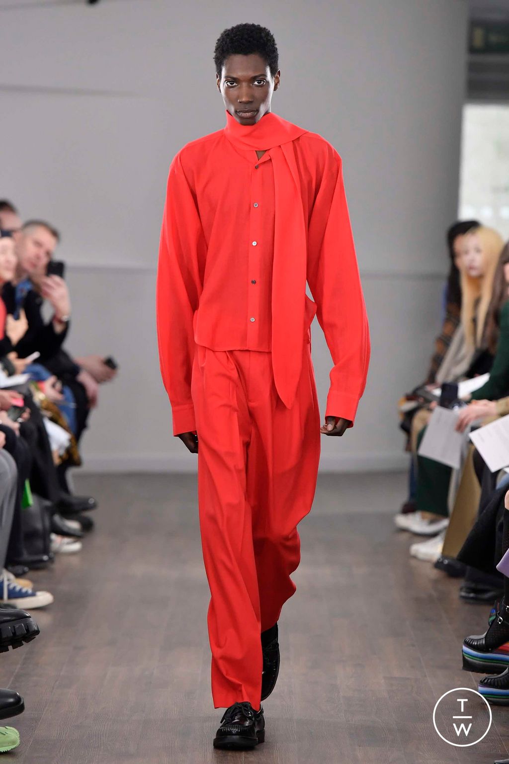 Fashion Week London Fall/Winter 2023 look 22 de la collection Eudon Choi womenswear