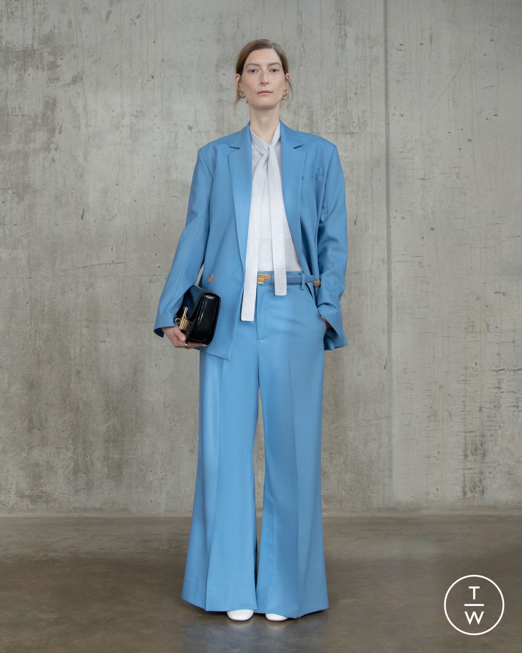 Fashion Week London Pre-Fall 2023 look 14 from the Eudon Choi collection 女装