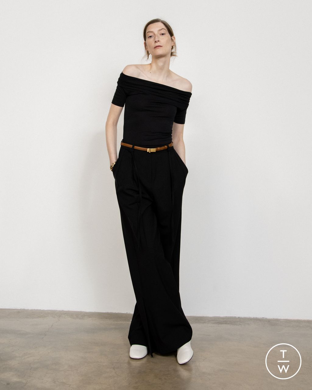 Fashion Week London Pre-Fall 2023 look 36 from the Eudon Choi collection 女装