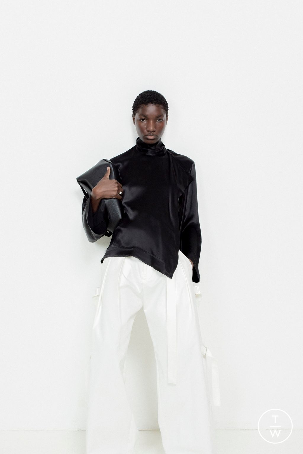 Fashion Week London Pre-Fall 2024 look 15 from the Eudon Choi collection womenswear