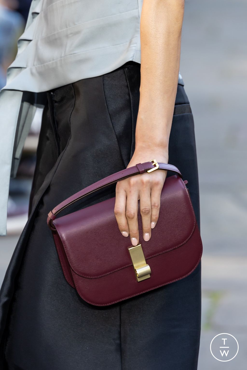 Fashion Week London Spring/Summer 2024 look 8 from the Eudon Choi collection womenswear accessories