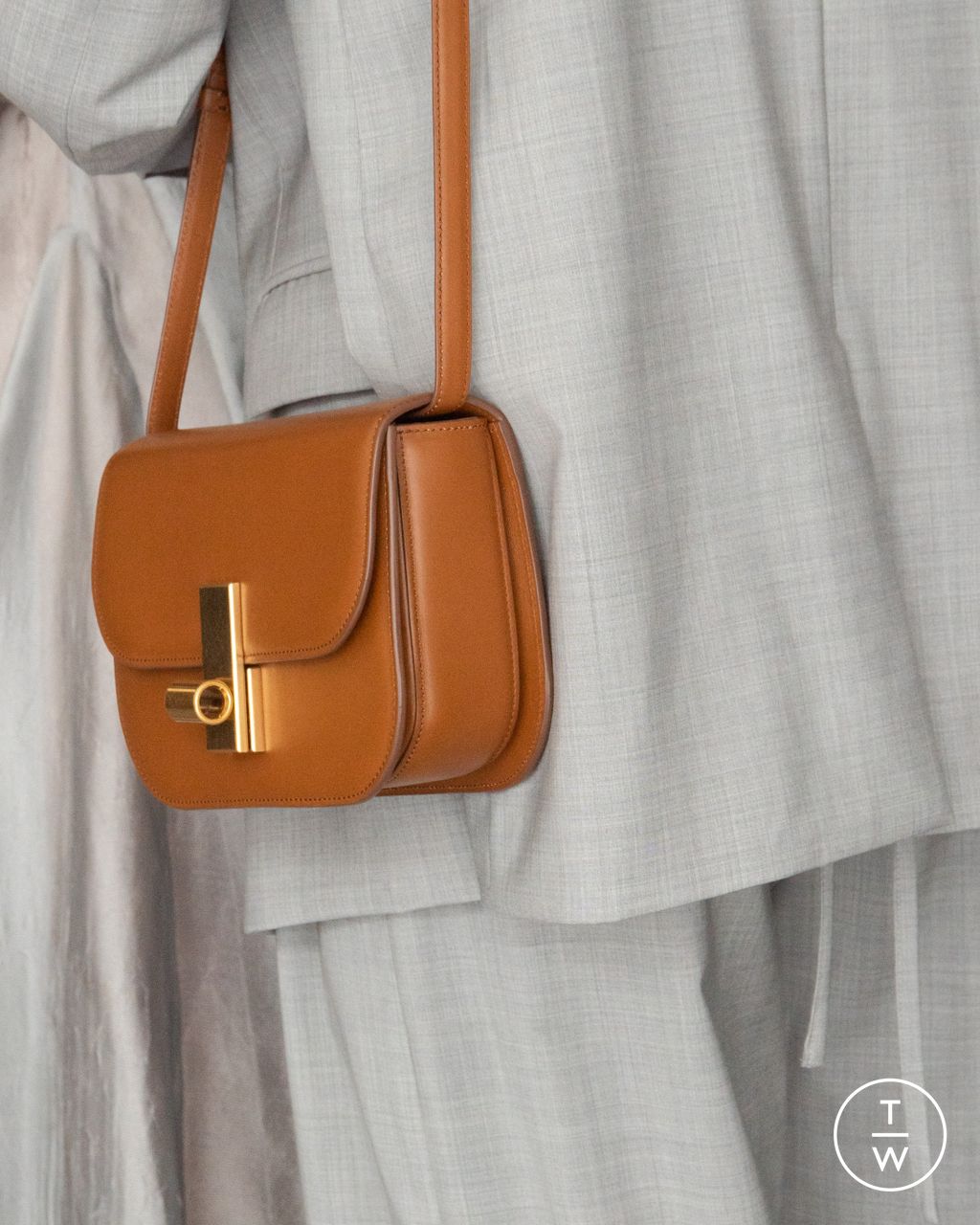 Fashion Week London Spring/Summer 2023 look 4 from the Eudon Choi collection womenswear accessories