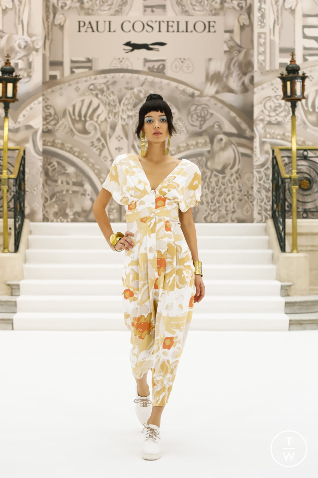 Fashion Week London Spring/Summer 2022 look 15 from the Paul Costelloe collection womenswear