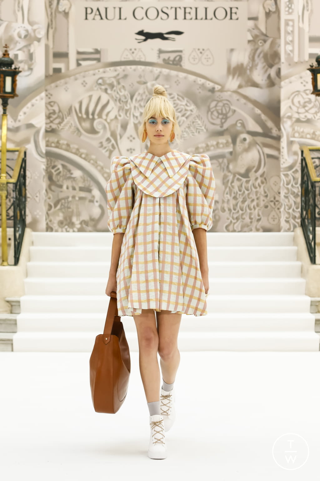 Fashion Week London Spring/Summer 2022 look 18 from the Paul Costelloe collection womenswear