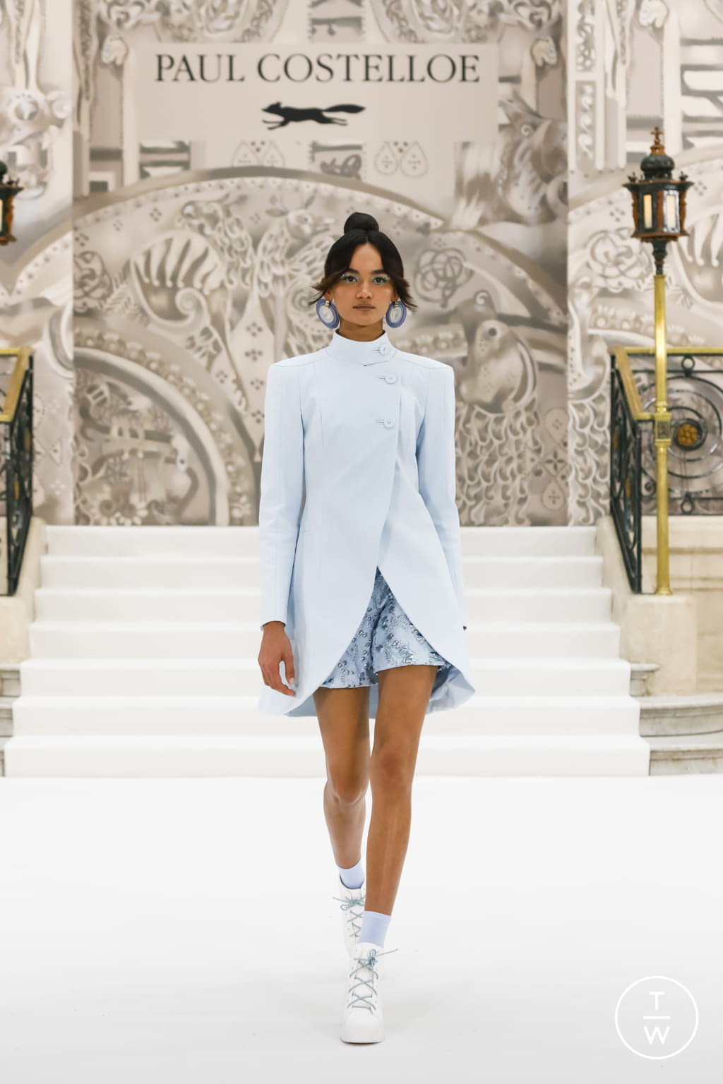 Fashion Week London Spring/Summer 2022 look 19 de la collection Paul Costelloe womenswear