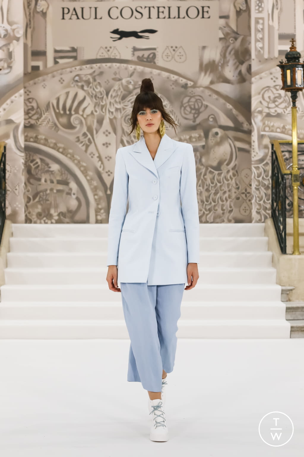 Fashion Week London Spring/Summer 2022 look 26 de la collection Paul Costelloe womenswear