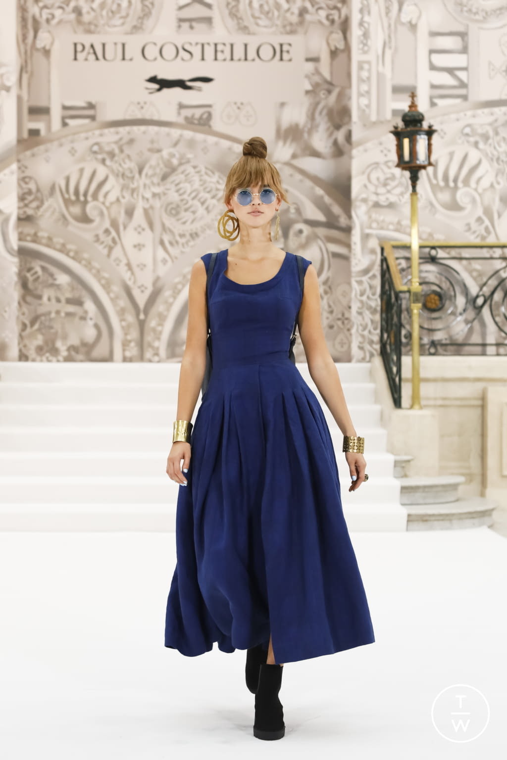 Fashion Week London Spring/Summer 2022 look 33 from the Paul Costelloe collection womenswear