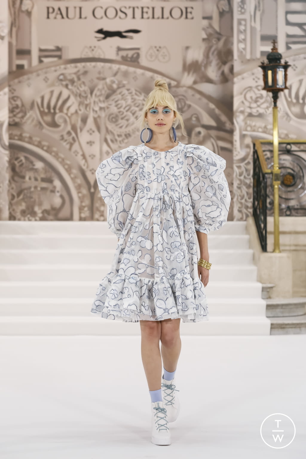 Fashion Week London Spring/Summer 2022 look 38 from the Paul Costelloe collection womenswear
