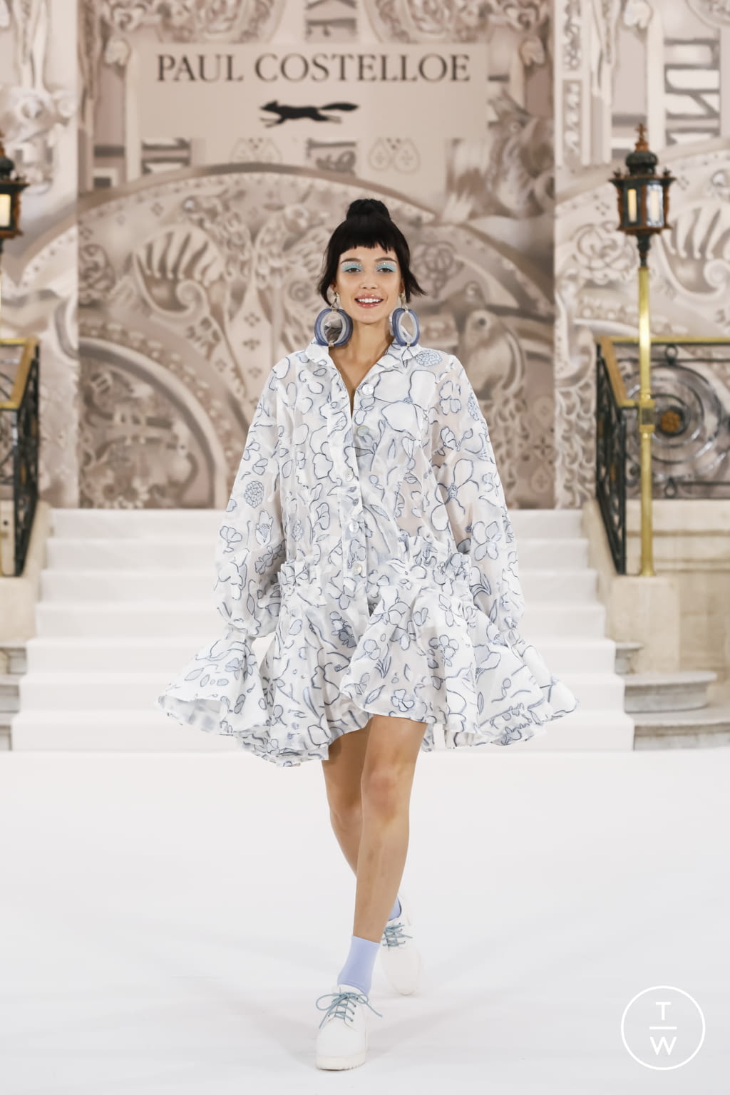 Fashion Week London Spring/Summer 2022 look 37 from the Paul Costelloe collection 女装