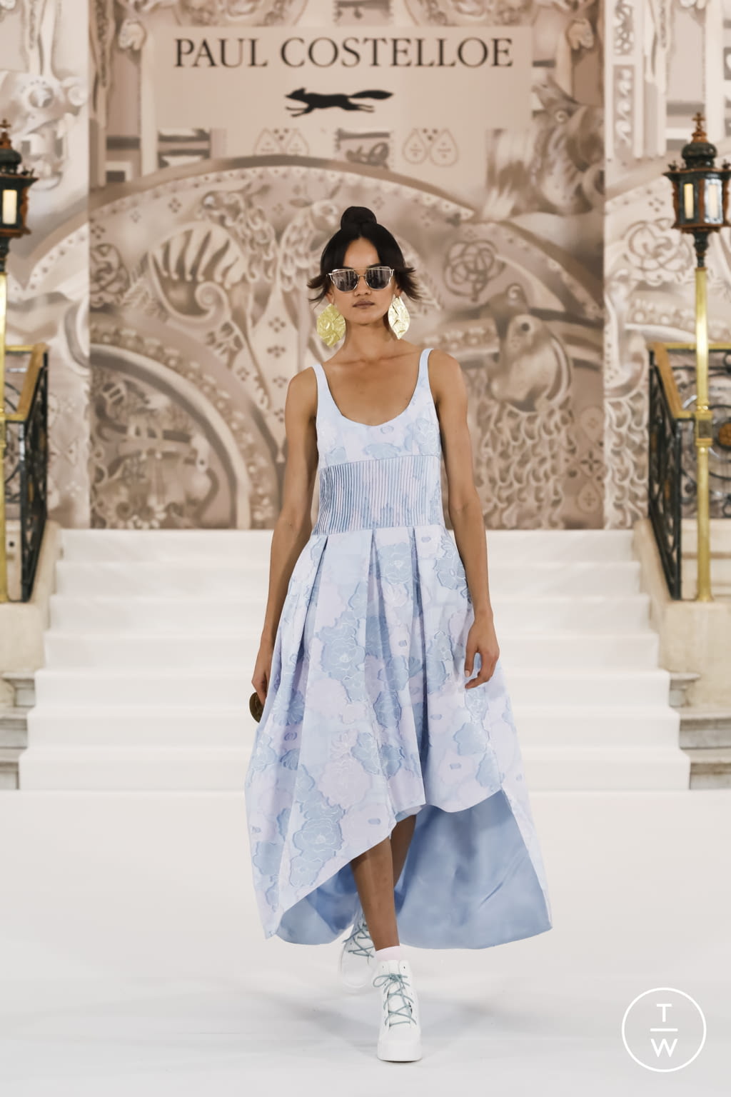 Fashion Week London Spring/Summer 2022 look 42 from the Paul Costelloe collection womenswear