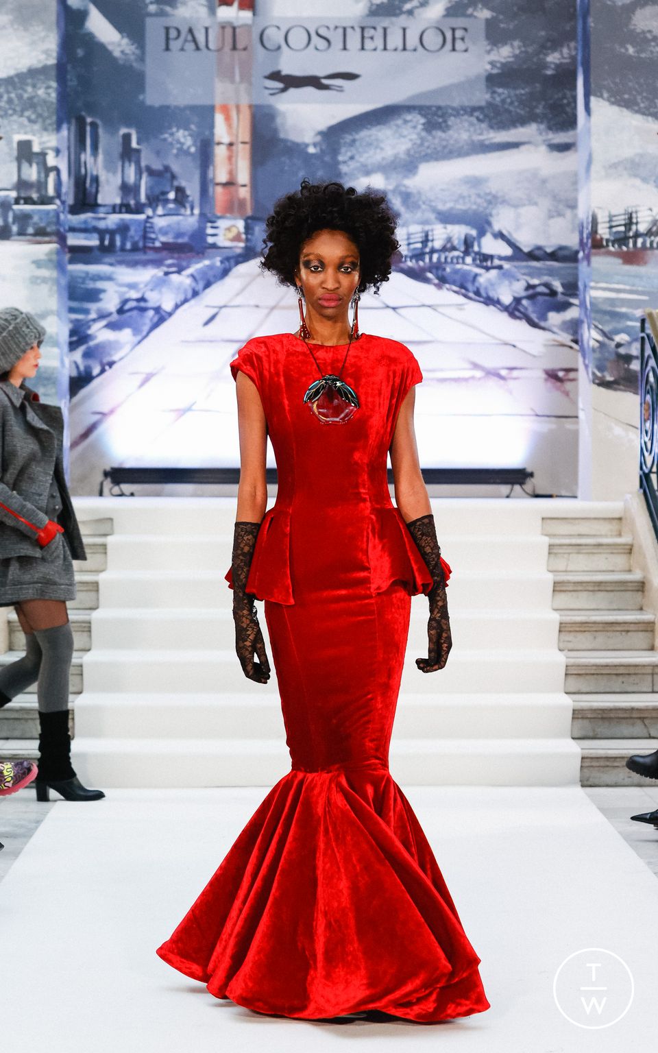 Fashion Week London Fall/Winter 2023 look 15 from the Paul Costelloe collection womenswear