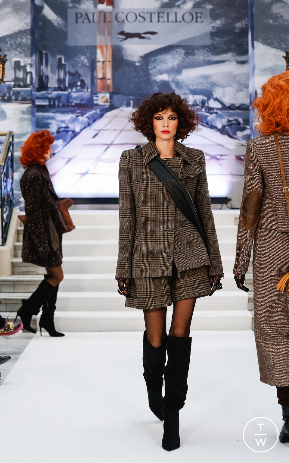 Fashion Week London Fall/Winter 2023 look 22 from the Paul Costelloe collection womenswear