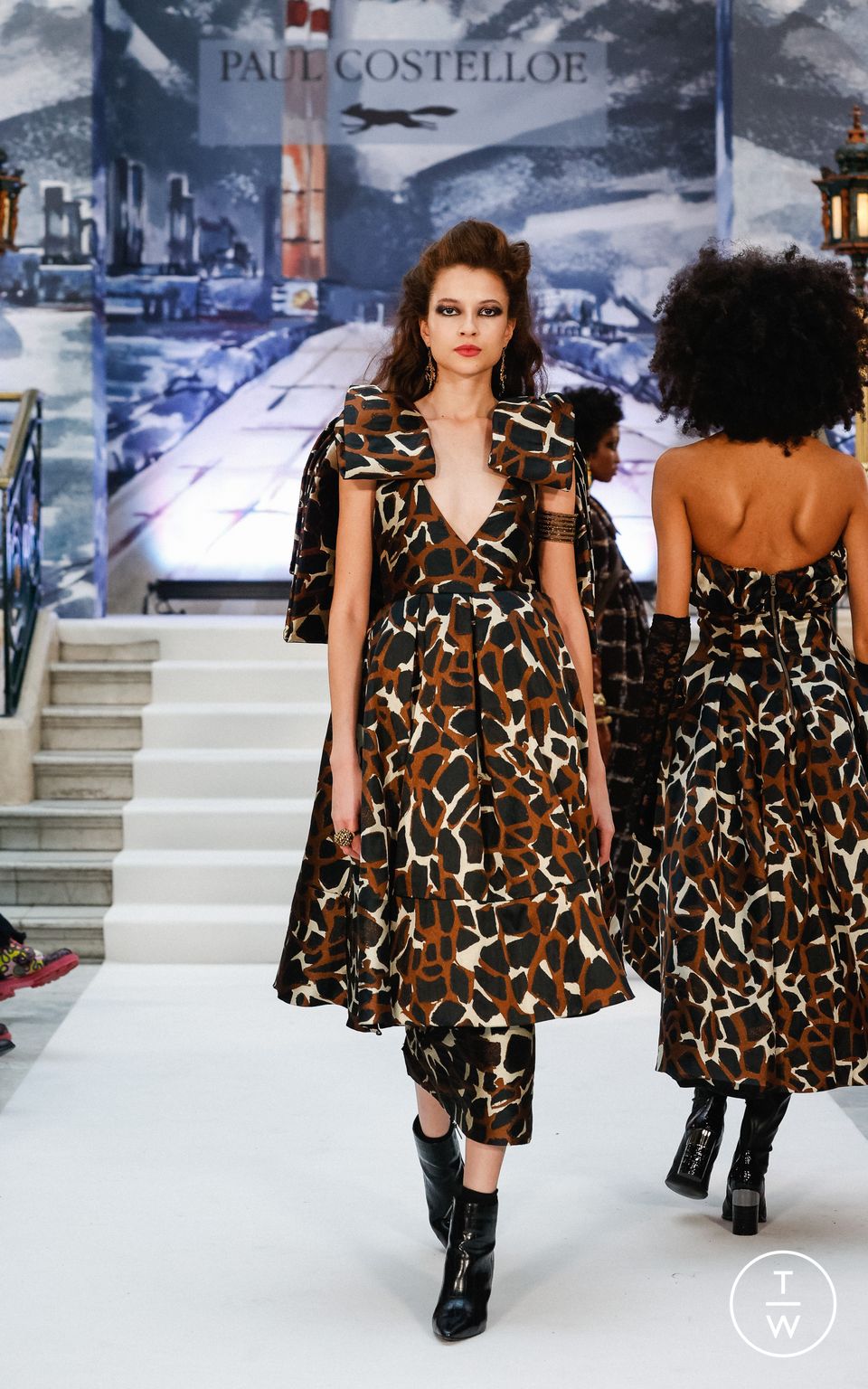 Fashion Week London Fall/Winter 2023 look 30 from the Paul Costelloe collection womenswear