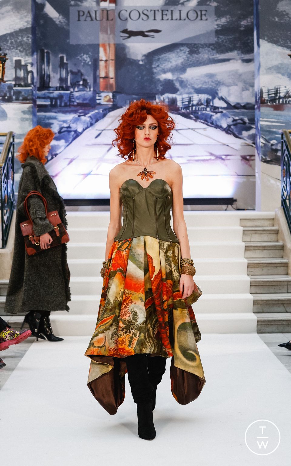 Fashion Week London Fall/Winter 2023 look 35 de la collection Paul Costelloe womenswear