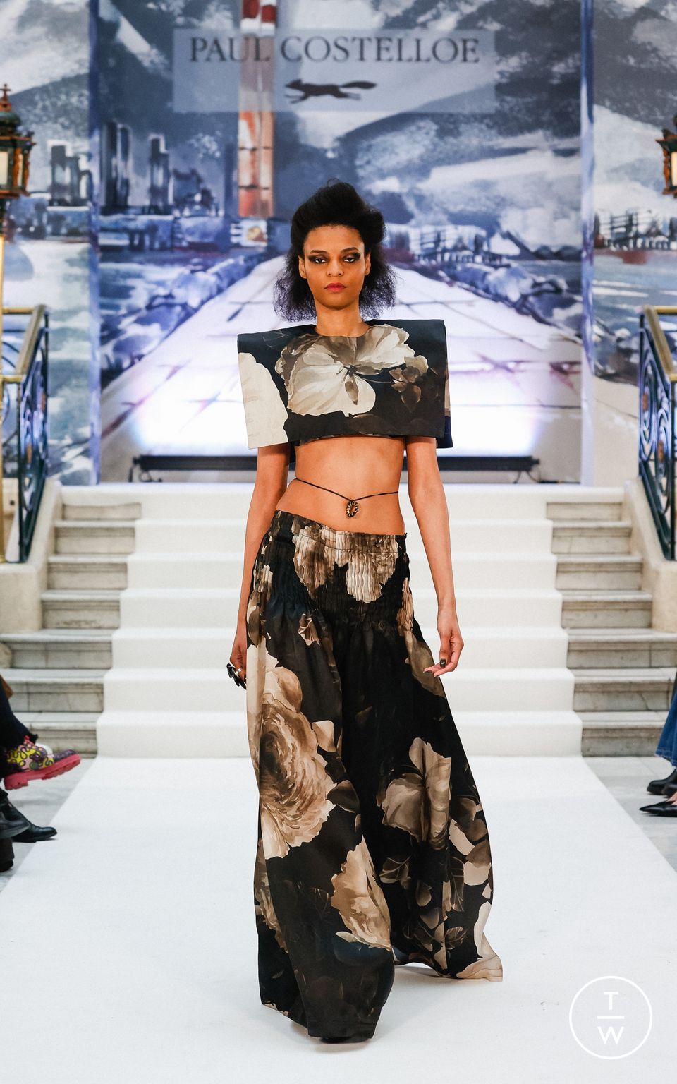 Fashion Week London Fall/Winter 2023 look 41 from the Paul Costelloe collection womenswear