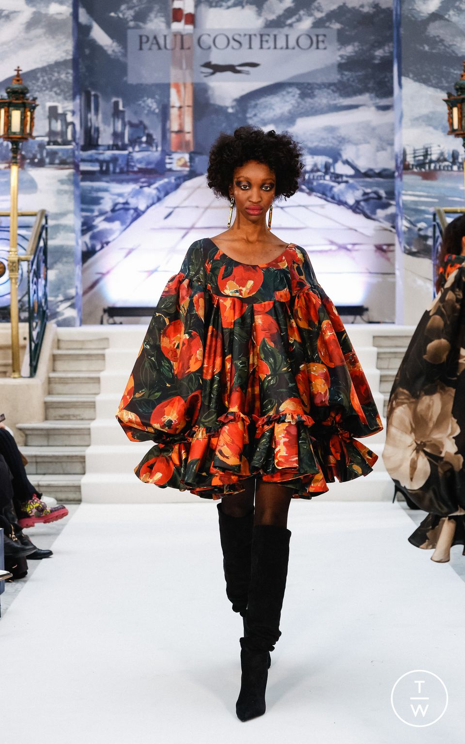 Fashion Week London Fall/Winter 2023 look 44 from the Paul Costelloe collection womenswear