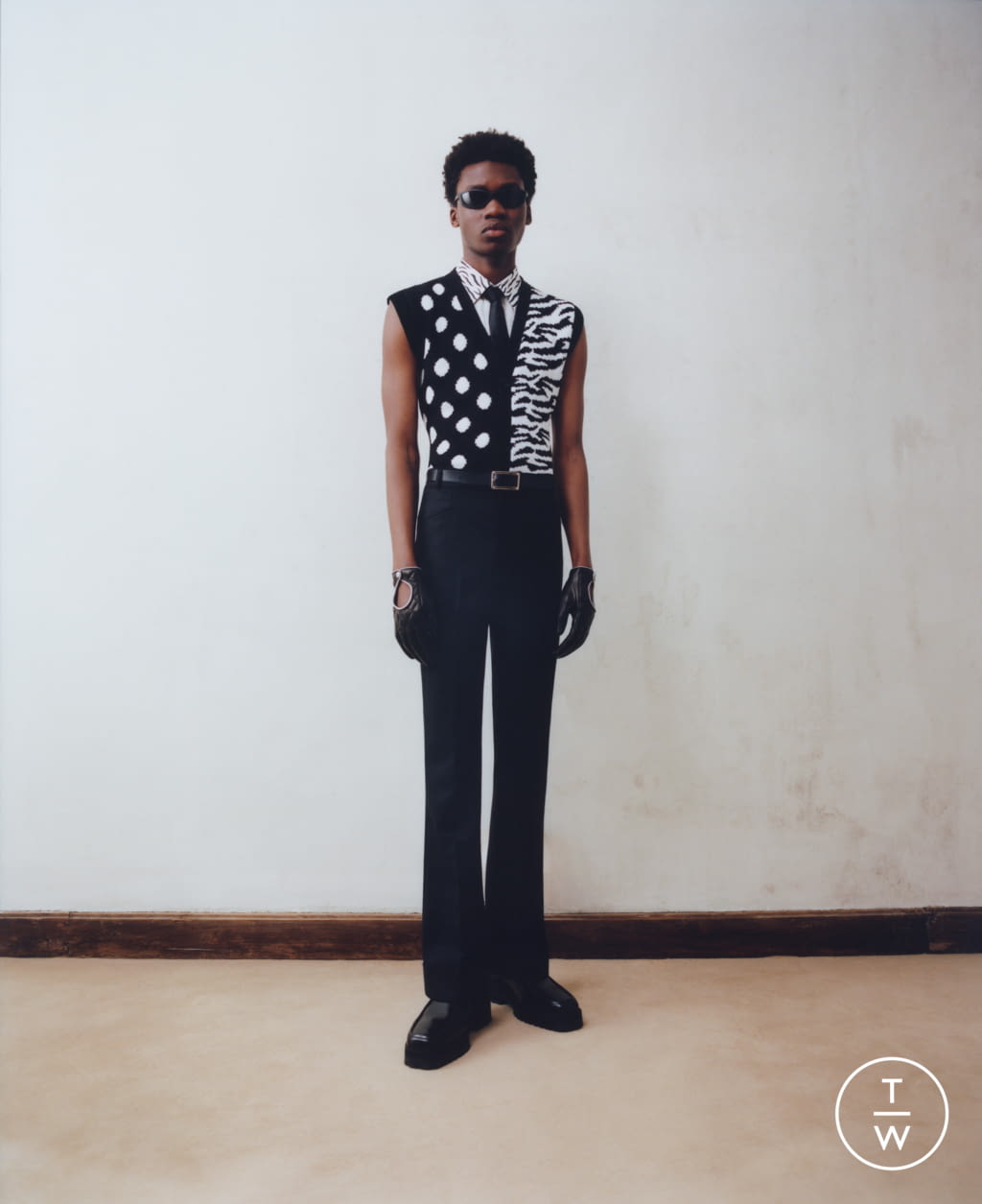Fashion Week Paris Spring/Summer 2022 look 14 from the Ernest W. Baker collection 男装