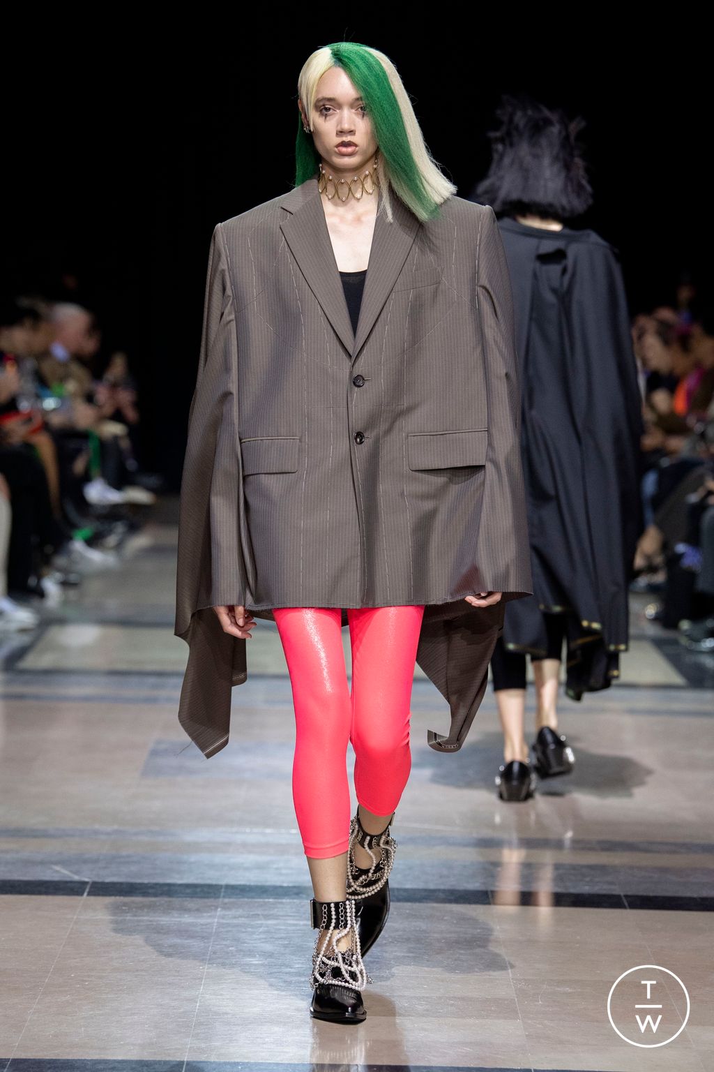 Fashion Week Paris Spring/Summer 2023 look 7 de la collection Junya Watanabe womenswear