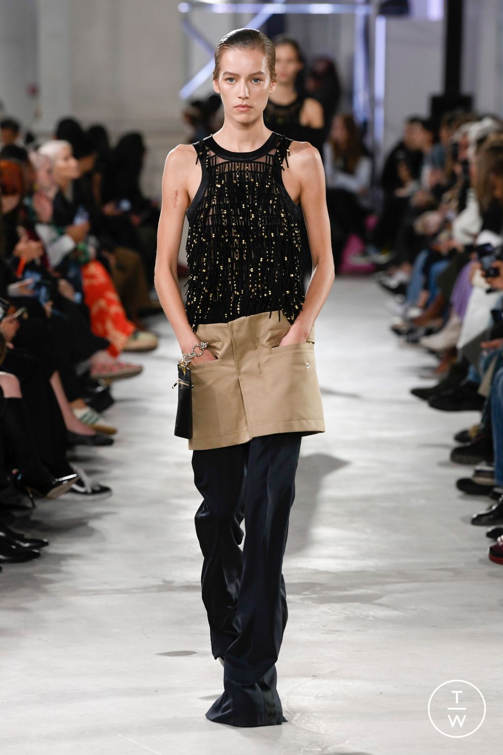 Fashion Week Paris Spring/Summer 2023 look 21 de la collection Sacai womenswear