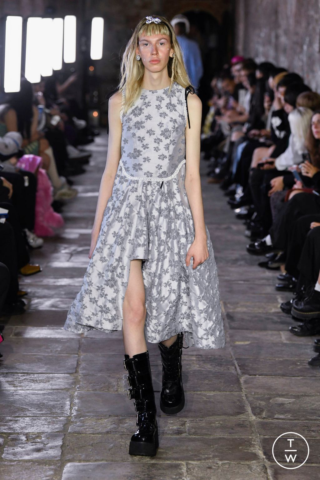 Fashion Week London Spring/Summer 2023 look 15 de la collection BMUET(TE) womenswear