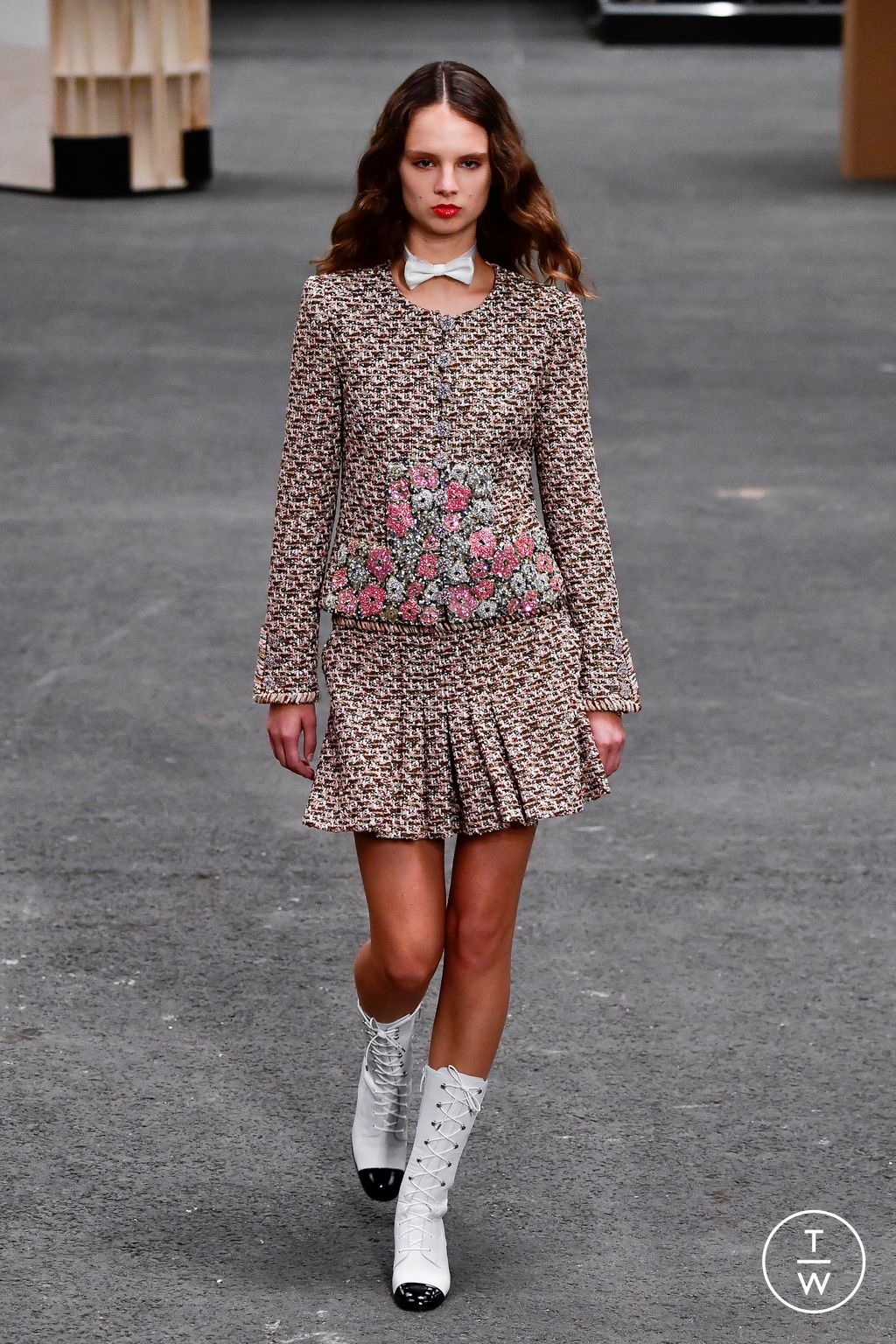 Fashion Week Paris Spring/Summer 2023 look 7 de la collection Chanel couture